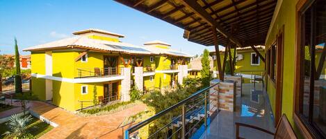 Bar junto a la piscina