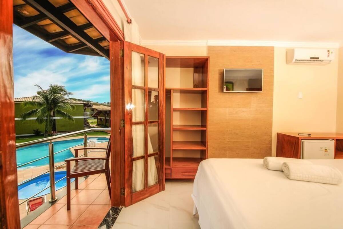 Minibar, coffre-fort, accĂšs au Wi-Fi (inclus), literie fournie