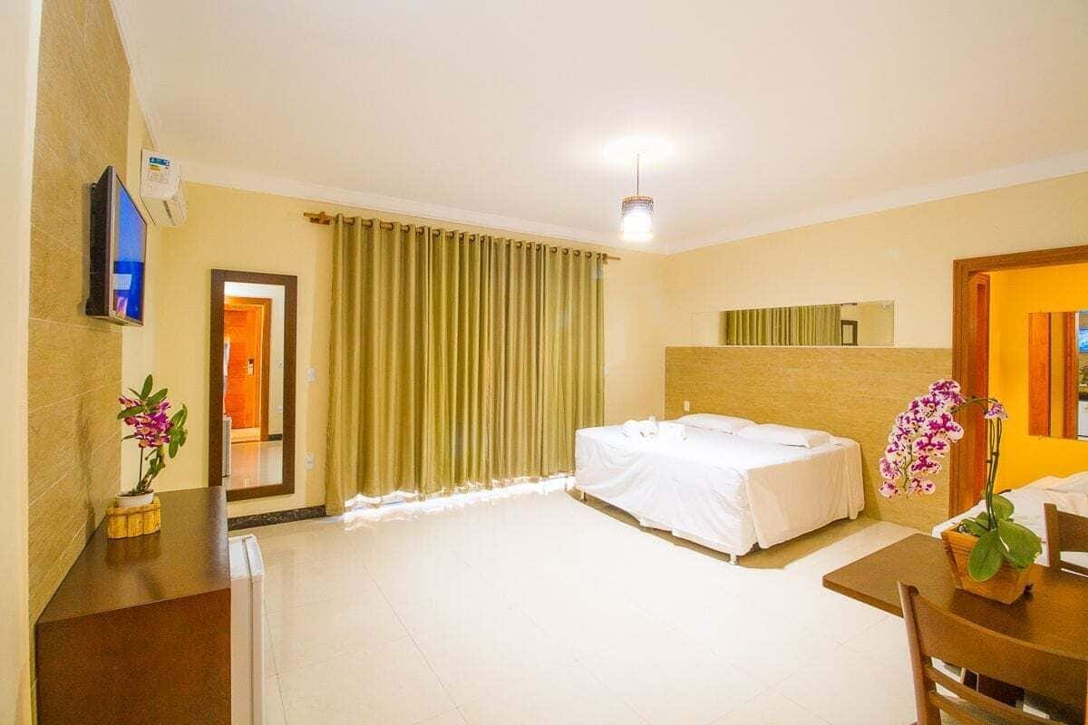 Minibar, coffre-fort, accĂšs au Wi-Fi (inclus), literie fournie