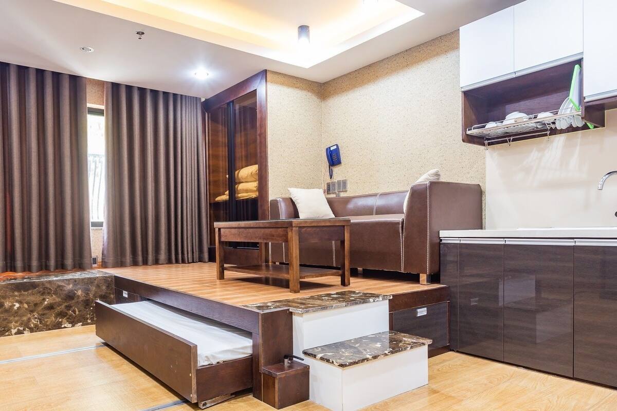 Deluxe Studio