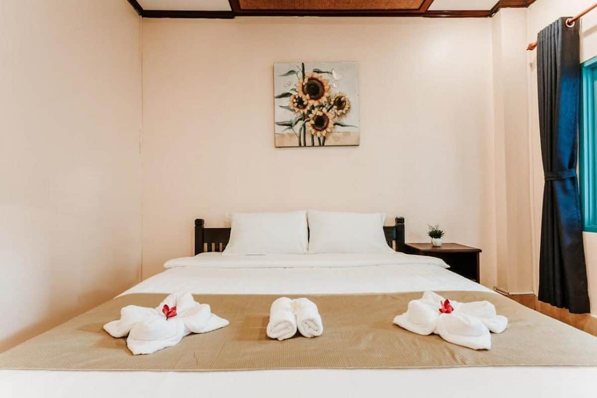 Deluxe Single Room | In-room safe, soundproofing, iron/ironing board, free WiFi