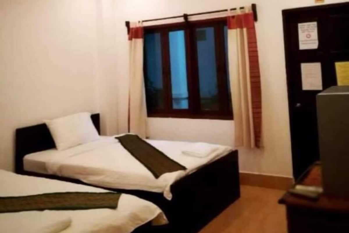 Family Room | In-room safe, soundproofing, iron/ironing board, free WiFi