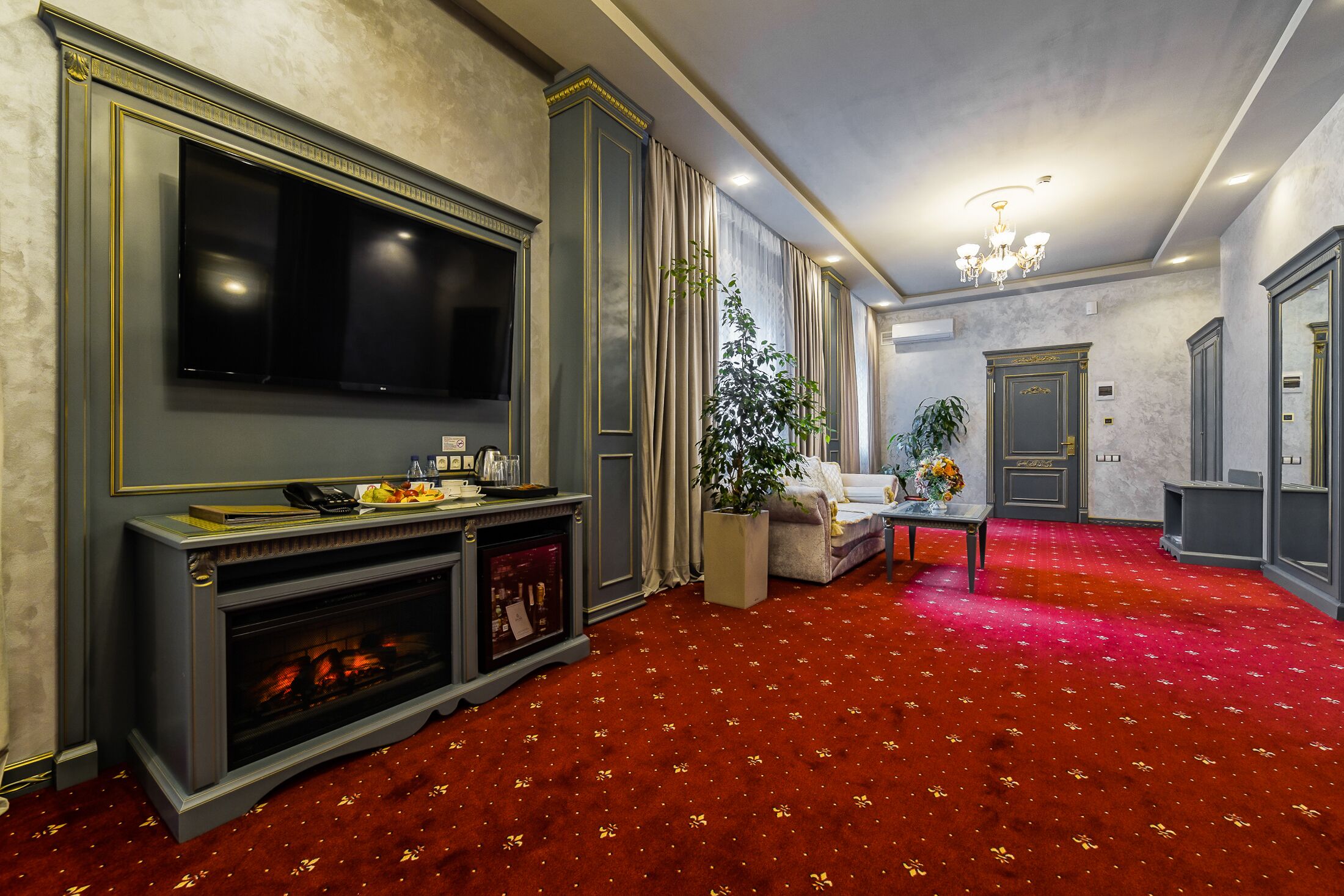 executive room | hypo-allergenic bedding, desk, free cots/infant beds, free wifi