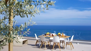 Unclassified image, 4 of 29, button - Exceptional Sea Front Villa in Skala (Kefalonia)