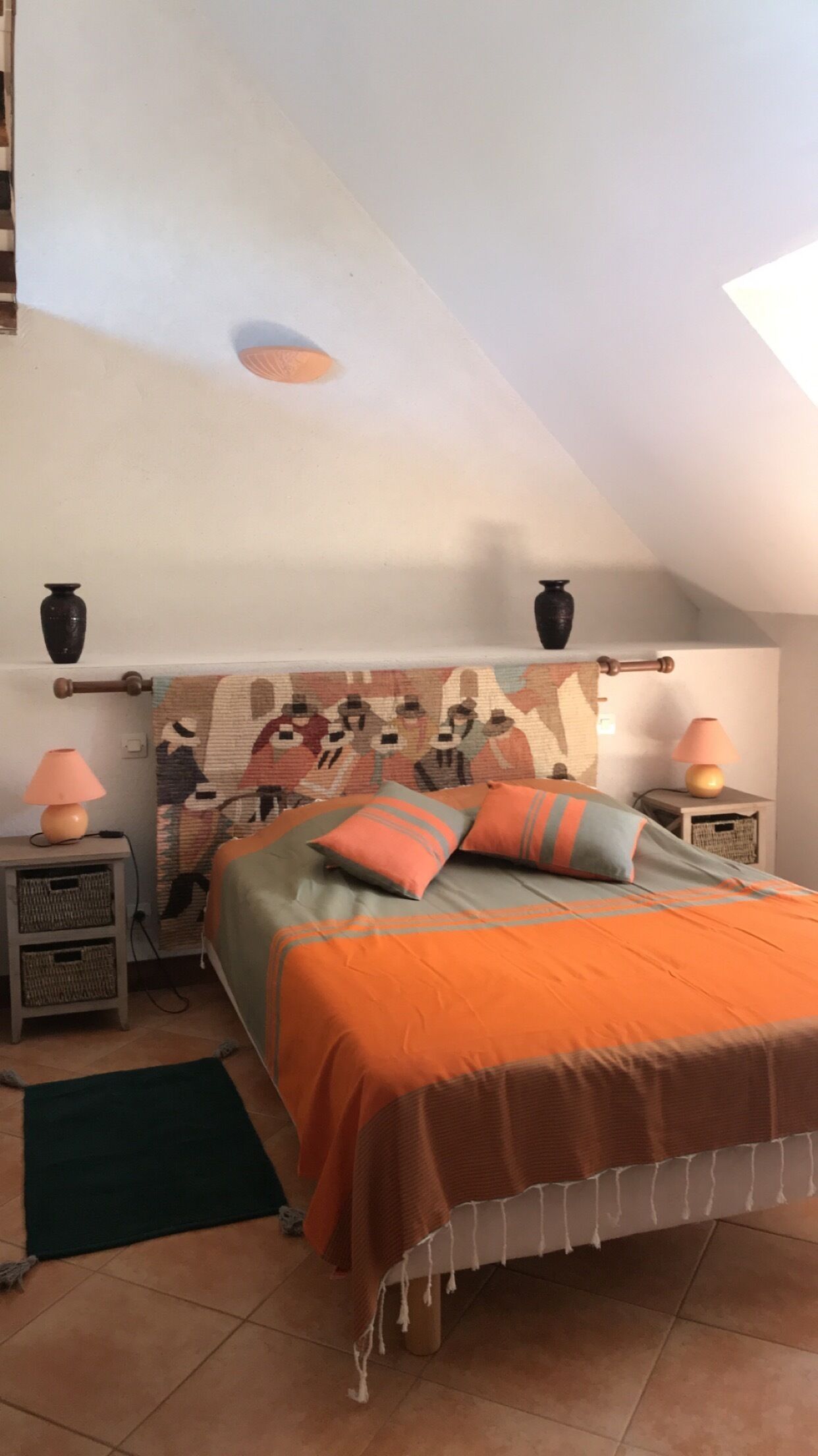 1 habitación, decoración personalizada y muebles diferentes 