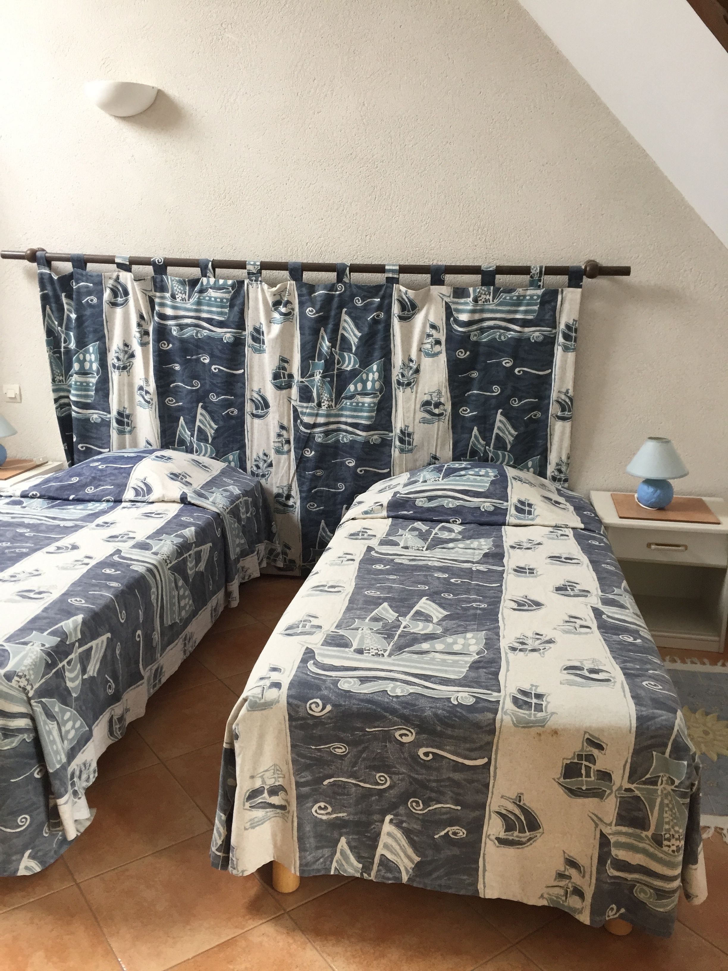 1 habitación, decoración personalizada y muebles diferentes 