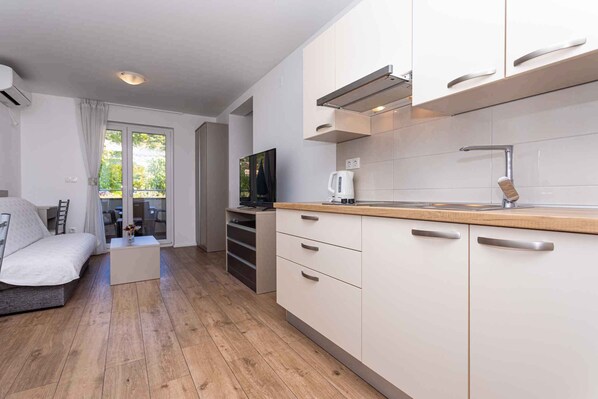 Interior - Holiday apartment with balcony and air conditioning (Baška)