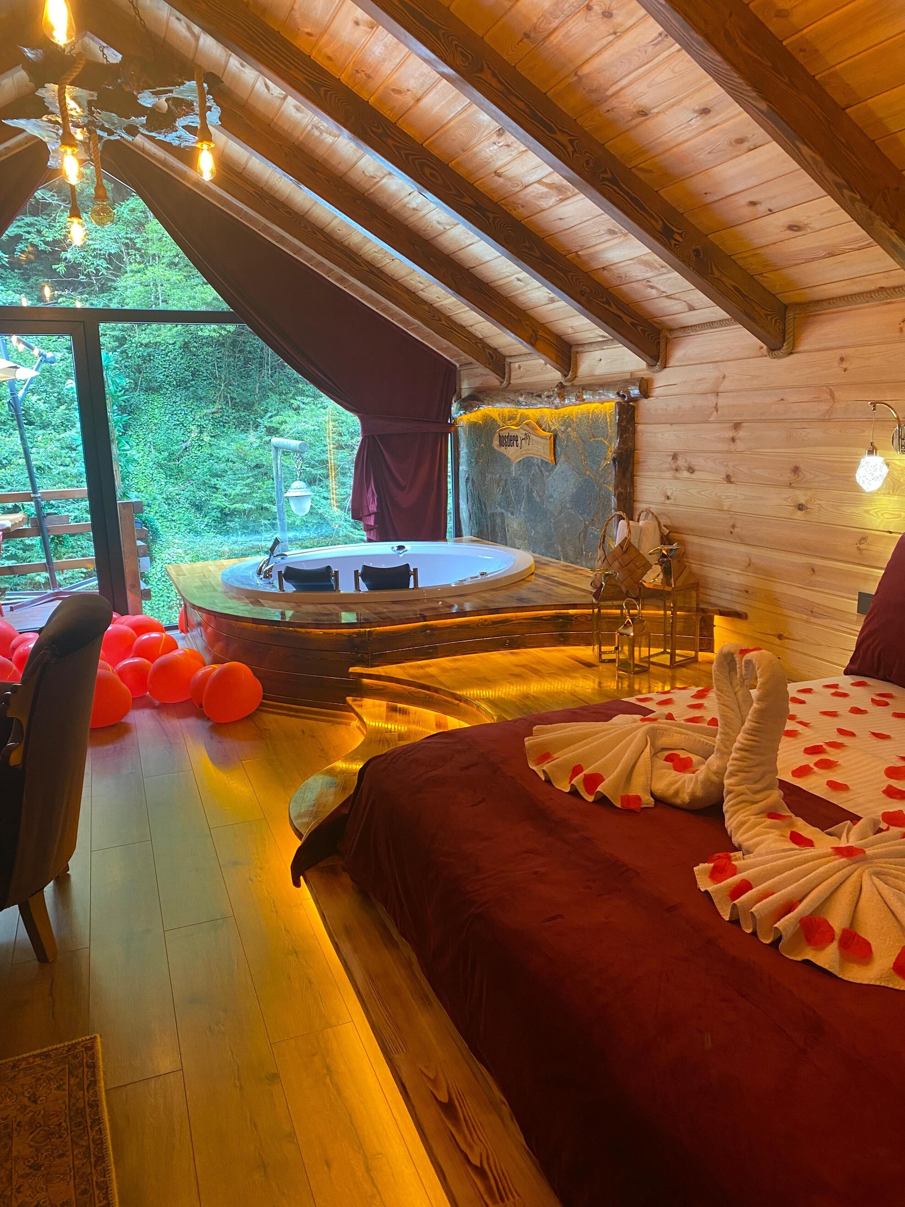 尊荣平房, 按摩浴缸 | 1 多间卧室、意大利 Frette 床单、高档床上用品、羽绒被