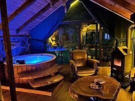 Exclusive-Bungalow, Whirlpool | 1 Schlafzimmer, italienische Bettbezüge von Frette