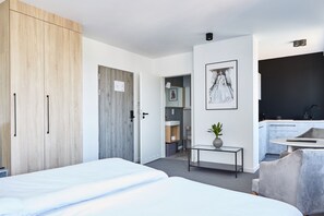 Business studio, 2 eenpersoonsbedden, uitzicht op de stad | Verduisterende gordijnen, een strijkplank/strijkijzer, gratis wifi