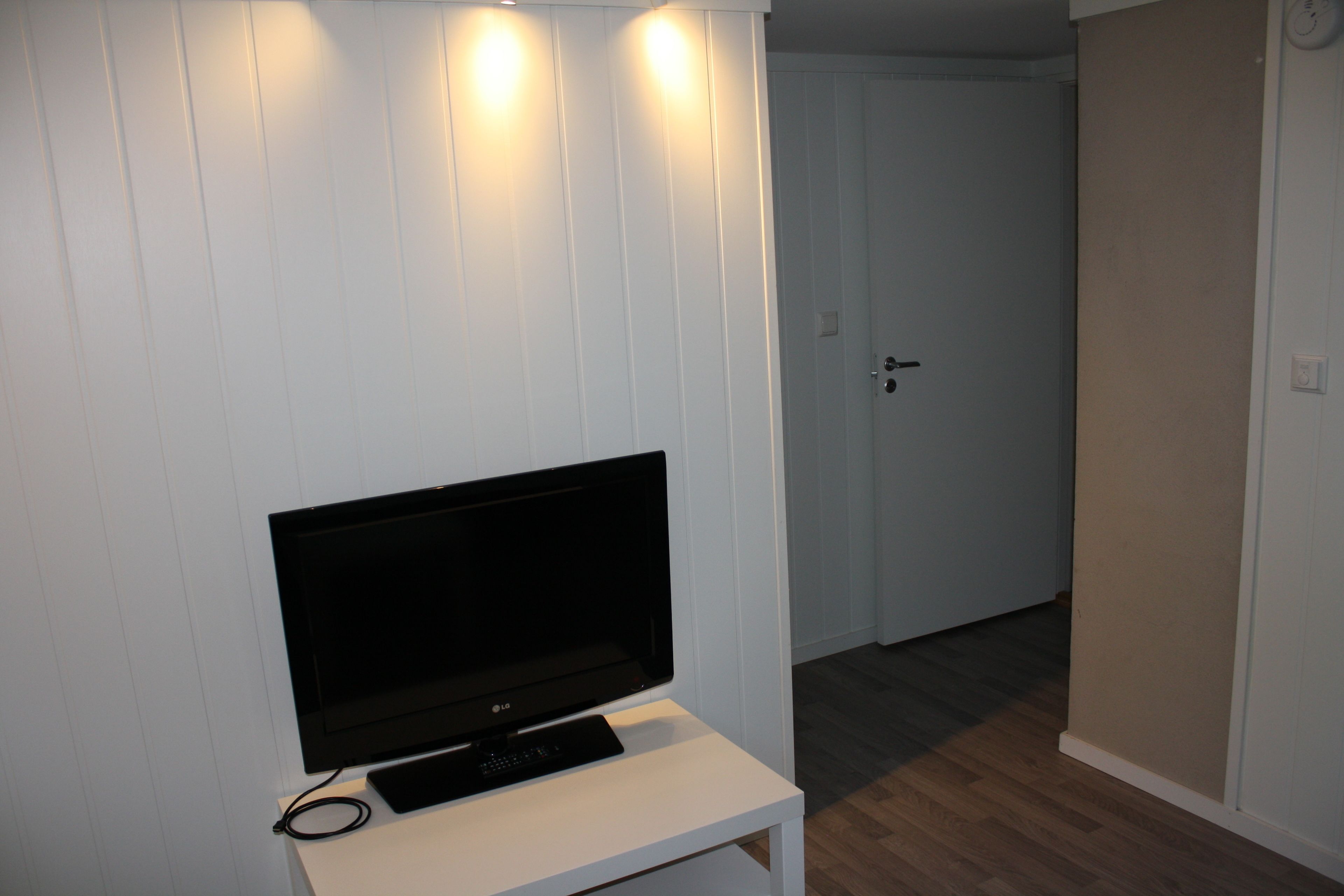 ทีวีจอแบน