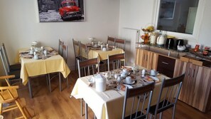 Daily continental breakfast (EUR 8.50 per person) - Alte Baeckerei Gerichshain (Machern)