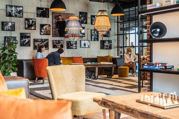 Coin salon dans le hall