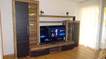 Departamento, 2 habitaciones (Babylon) | Televisión