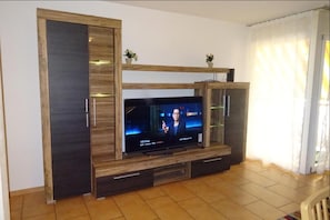 Apartment, 2Â Schlafzimmer (Babylon) | Fernseher