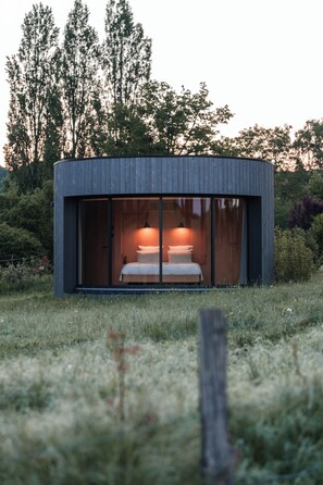 Luxury Cabin, Hill View