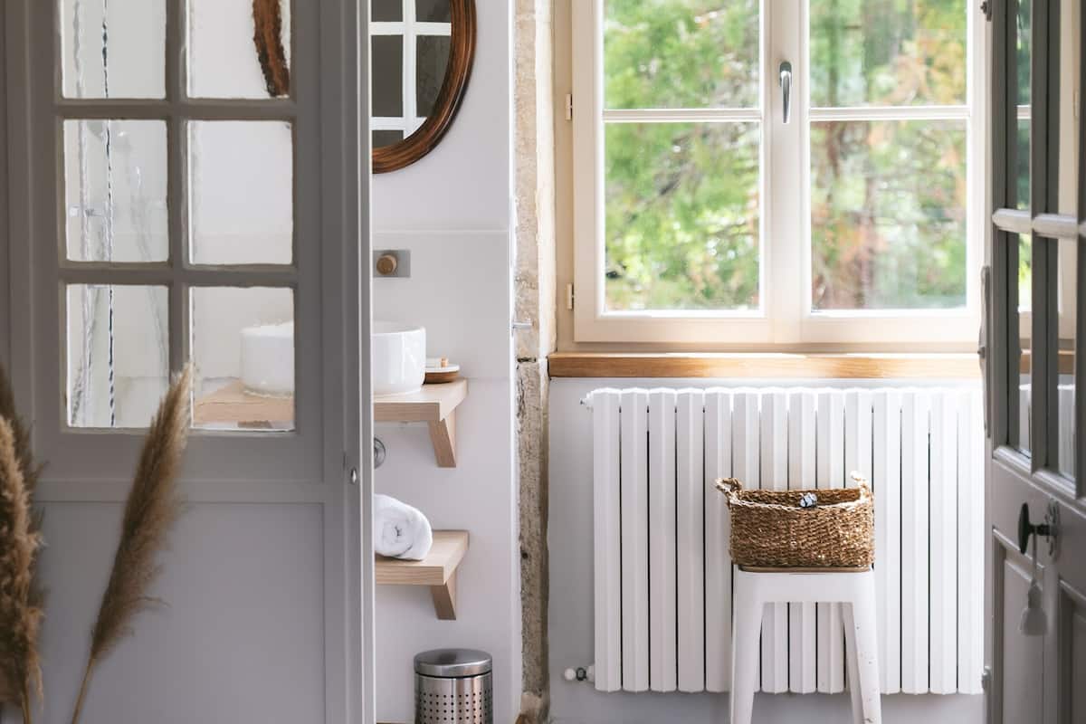 Room 3 | Bathroom | Free toiletries, hair dryer, bathrobes, soap