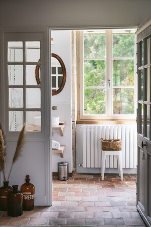 双人房 | 浴室 | 免费洗浴用品、吹风机、浴袍、肥皂