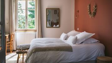 Tweepersoonskamer | Luxe beddengoed, pillowtop-bedden, individueel gedecoreerd