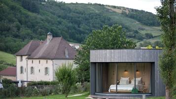 Kabin Mewah, pemandangan bukit | Seprai premium, bantalan ekstra lembut, dan didekorasi berbeda-beda