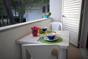 Appartement, 2 chambres (C-7) | Terrasse/patio