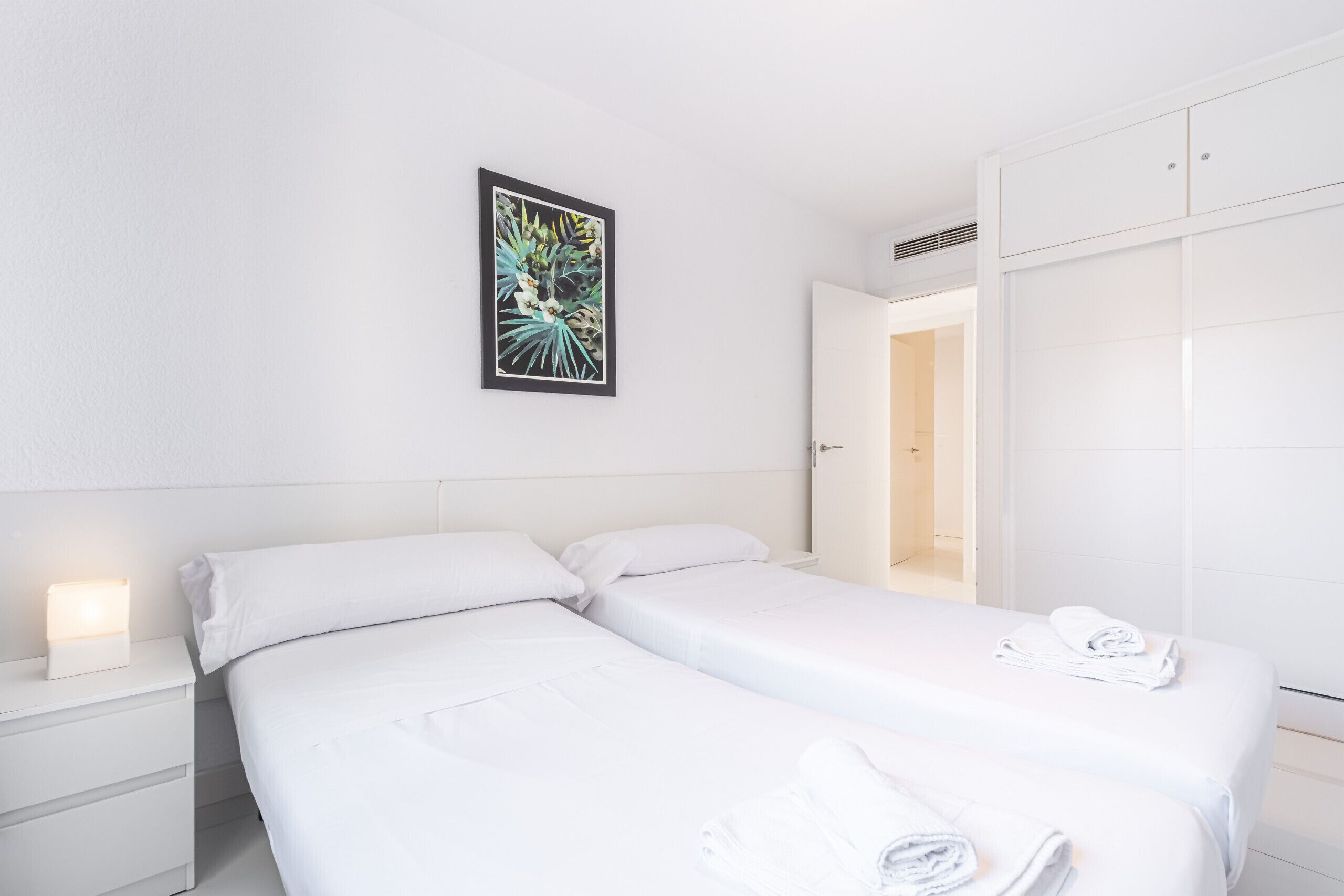 1 slaapkamer, een strijkplank/strijkijzer, gratis wifi, beddengoed