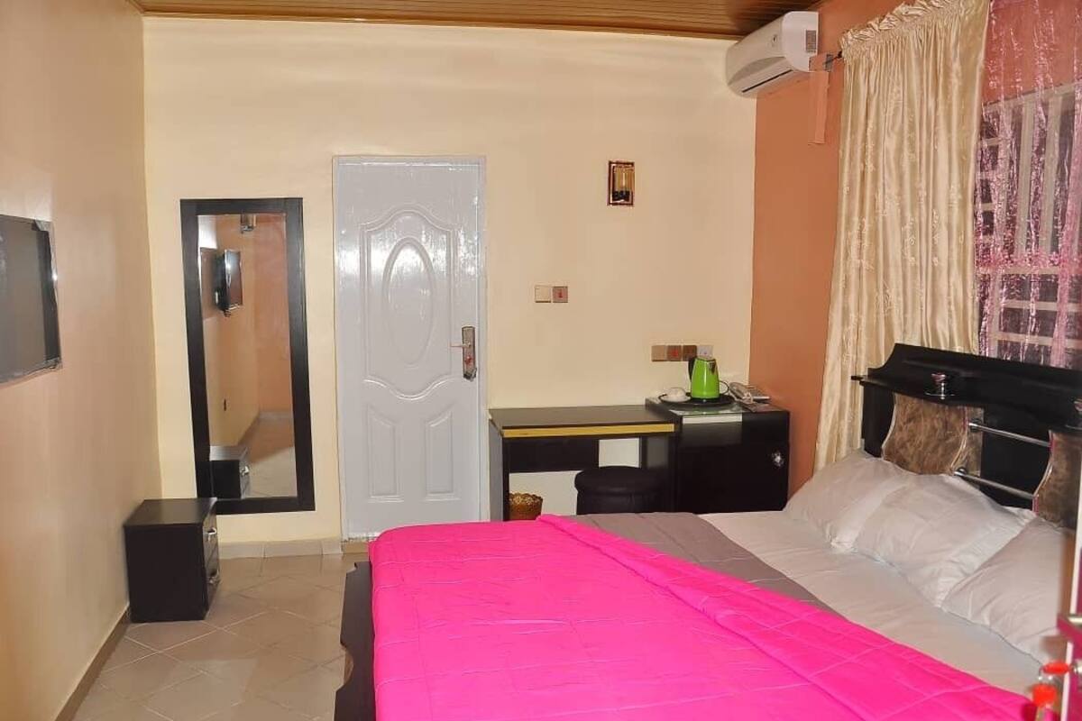 Standard Single Room | Desk, blackout curtains, free WiFi, bed sheets