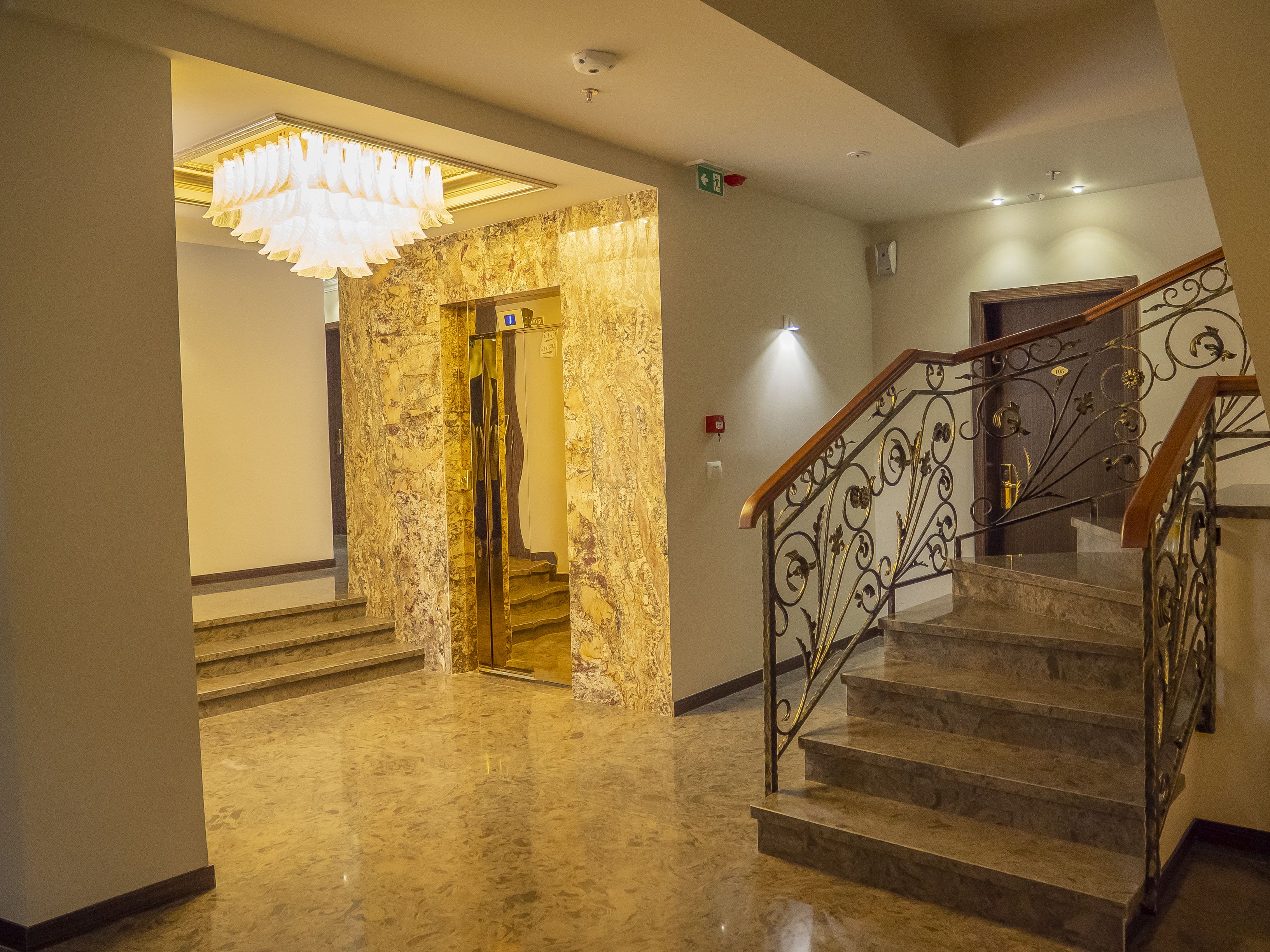 المنشأة من الداخل