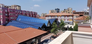 Pemandangan kota dari properti