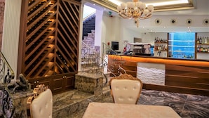Lobby - Hotel Boka (Tirana)