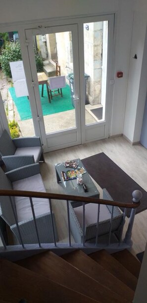 Café da manhã continental diário (EUR 7 por pessoa) 