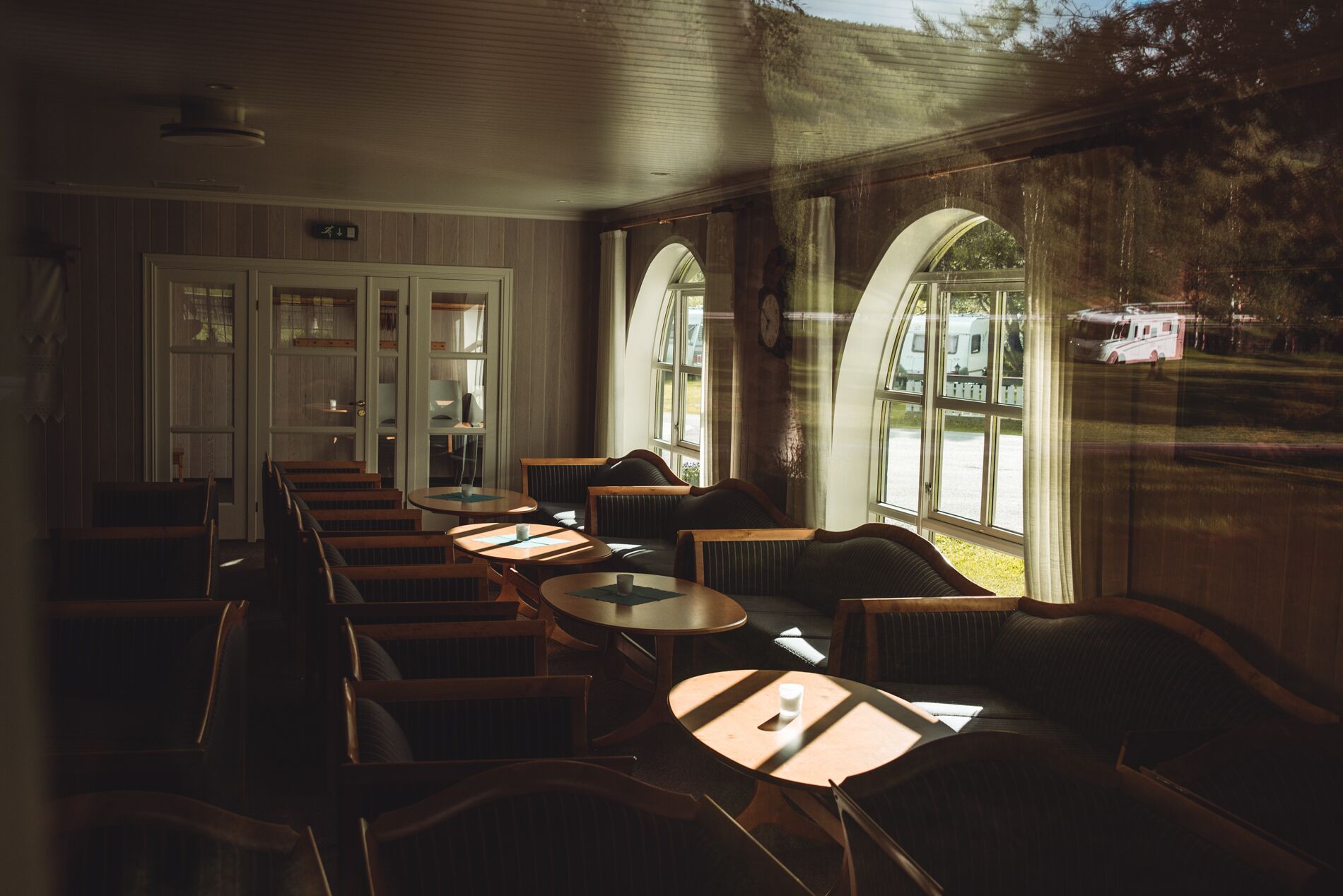 lunch and dinner served