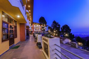 Terrace/patio - Green n Breeze Resorts (Dehradun)