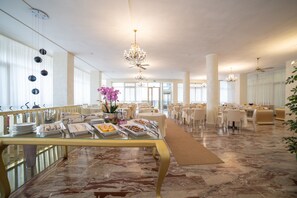 Dagelijks continentaal ontbijt inbegrepen