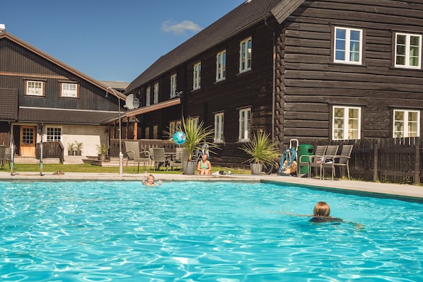 Außenpool (je nach Saison geöffnet)