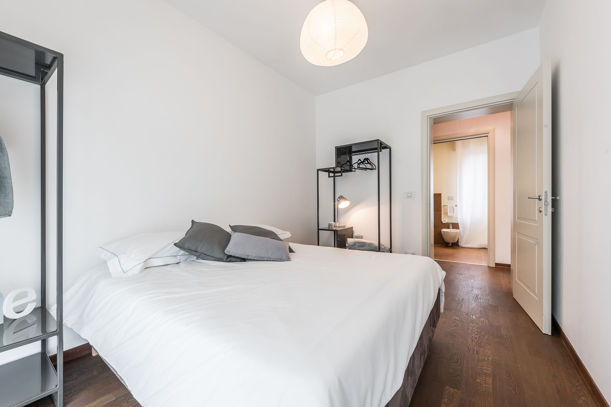 Apartamento, 3 quartos | 3 quartos, roupas de cama premium, edredons de pluma
