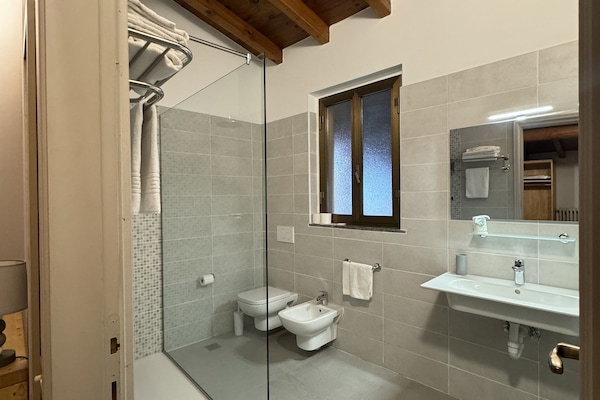 Double Room | Bathroom