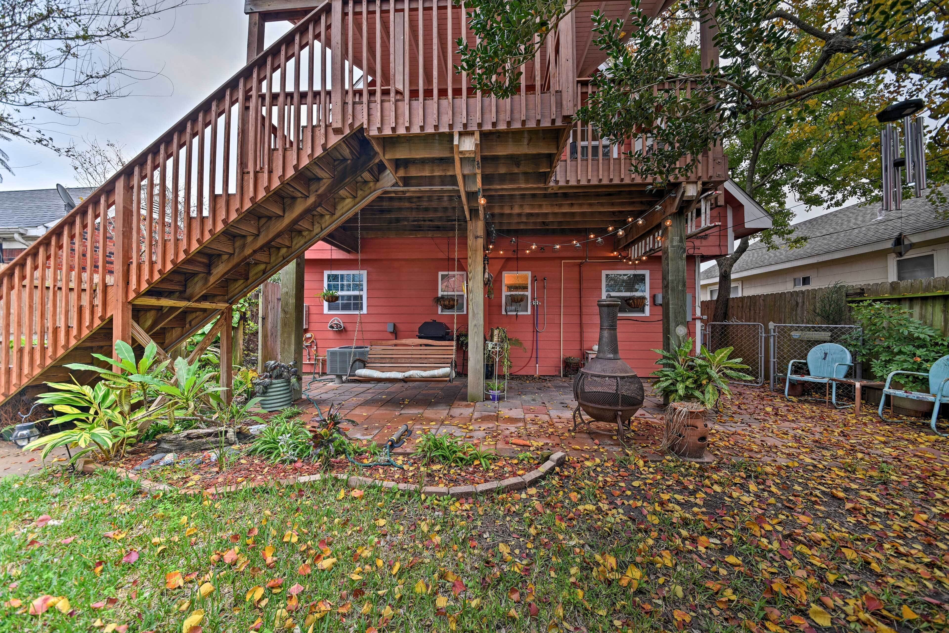 Galveston Apt - 4 Blocks to Beach & Pleasure Pier!