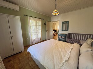 3 Schlafzimmer, Zimmersafe, Schreibtisch, Bügeleisen/Bügelbrett