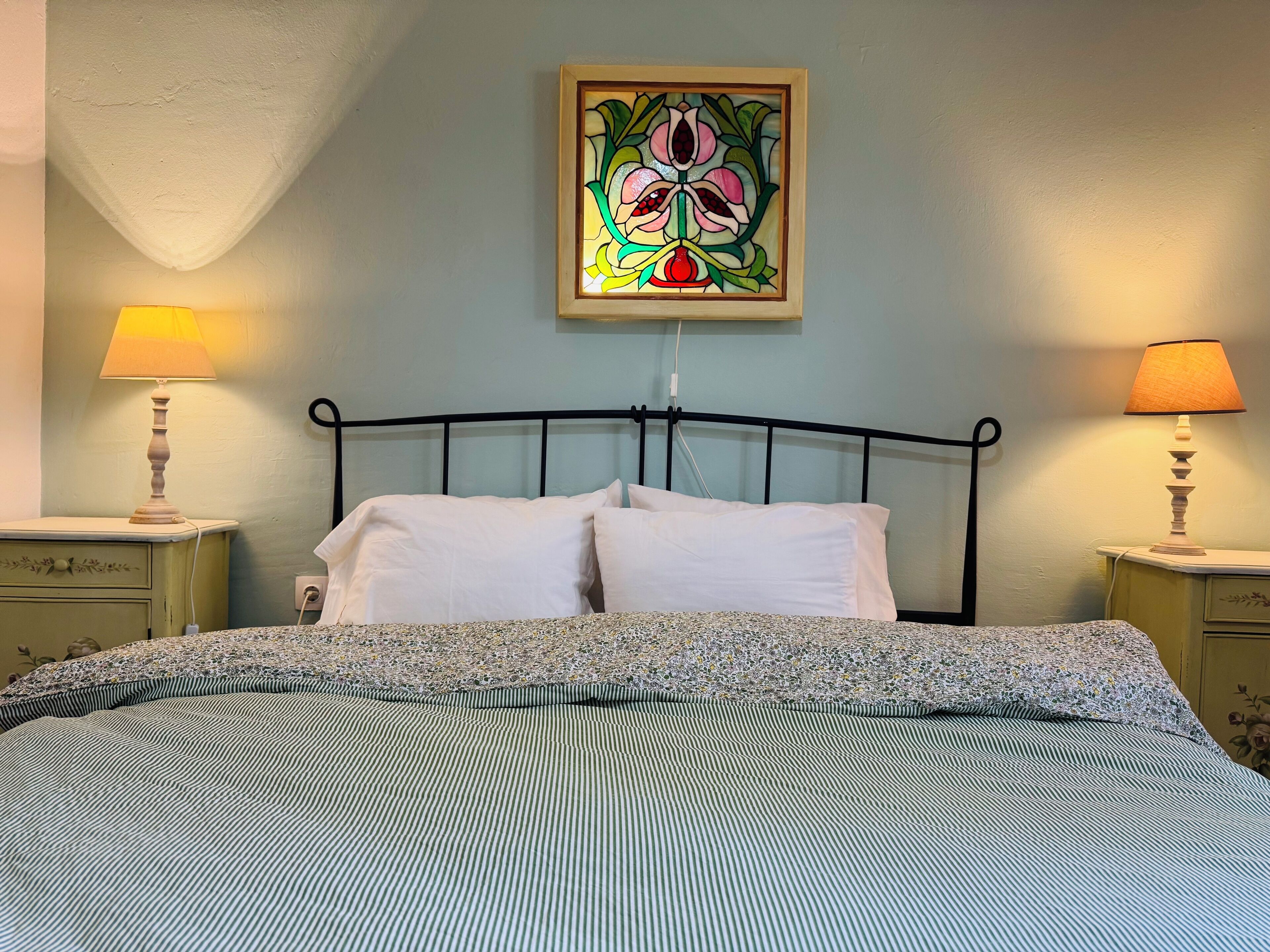 3 slaapkamers, een kluis op de kamer, een bureau