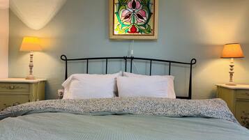 3 slaapkamers, een kluis op de kamer, een bureau