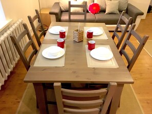 Departamento, 1 habitación, para no fumadores, vista al patio | Cocina privada | Parrilla de estufa, tetera eléctrica y plancha de cocina 