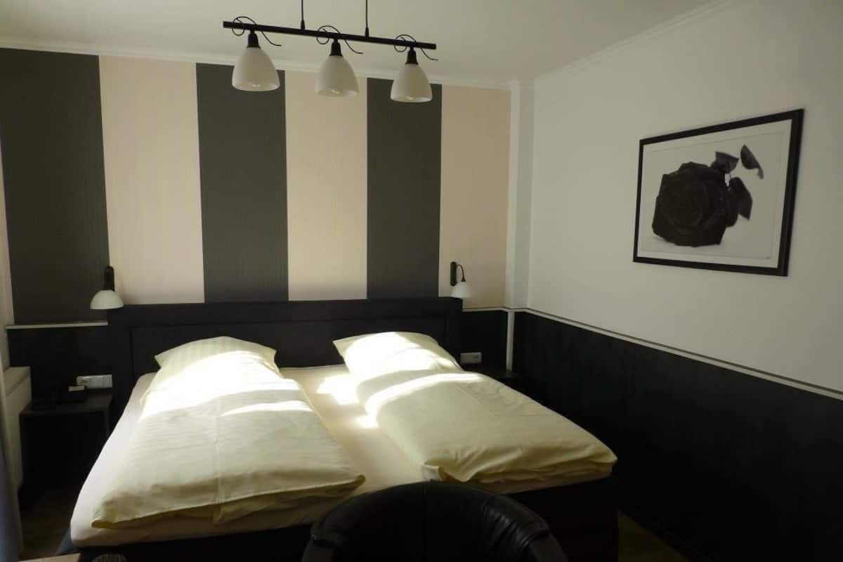 Double Room | Desk, free WiFi