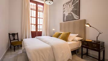 2 slaapkamers, een strijkplank/strijkijzer, reisbedje, wifi