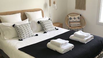 Decoración personalizada, muebles diferentes y escritorio