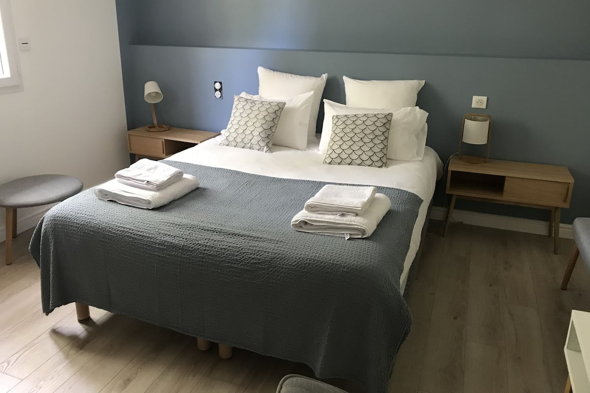 Triple Room, Non Smoking (D'Yves) | Individually decorated, individually furnished, desk, soundproofing