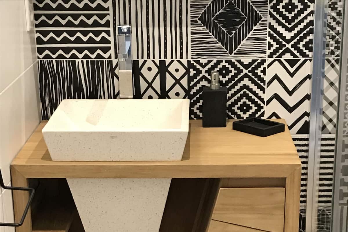 Bathroom sink