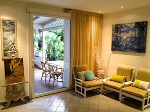 Lobby sitting area - Hotel Meridiana (Campo nell'Elba)