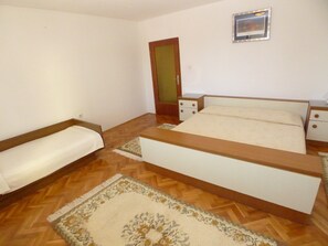 Apartment (1 Bedroom)