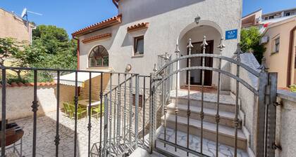 Holiday House for Four Persons With two Bedrooms